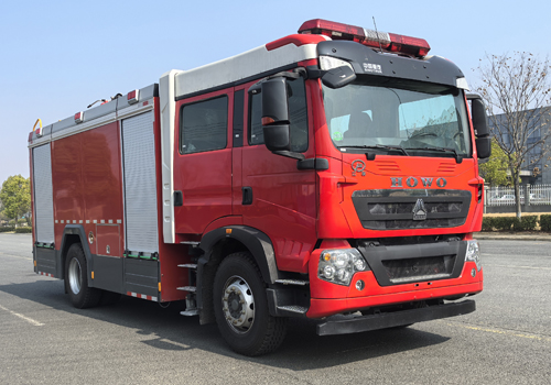重汽豪沃8.3噸水罐消防車