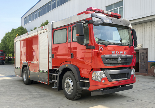 重汽豪沃8噸泡沫消防車