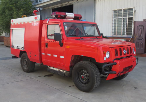 北汽四驅(qū)1.5噸水罐消防車